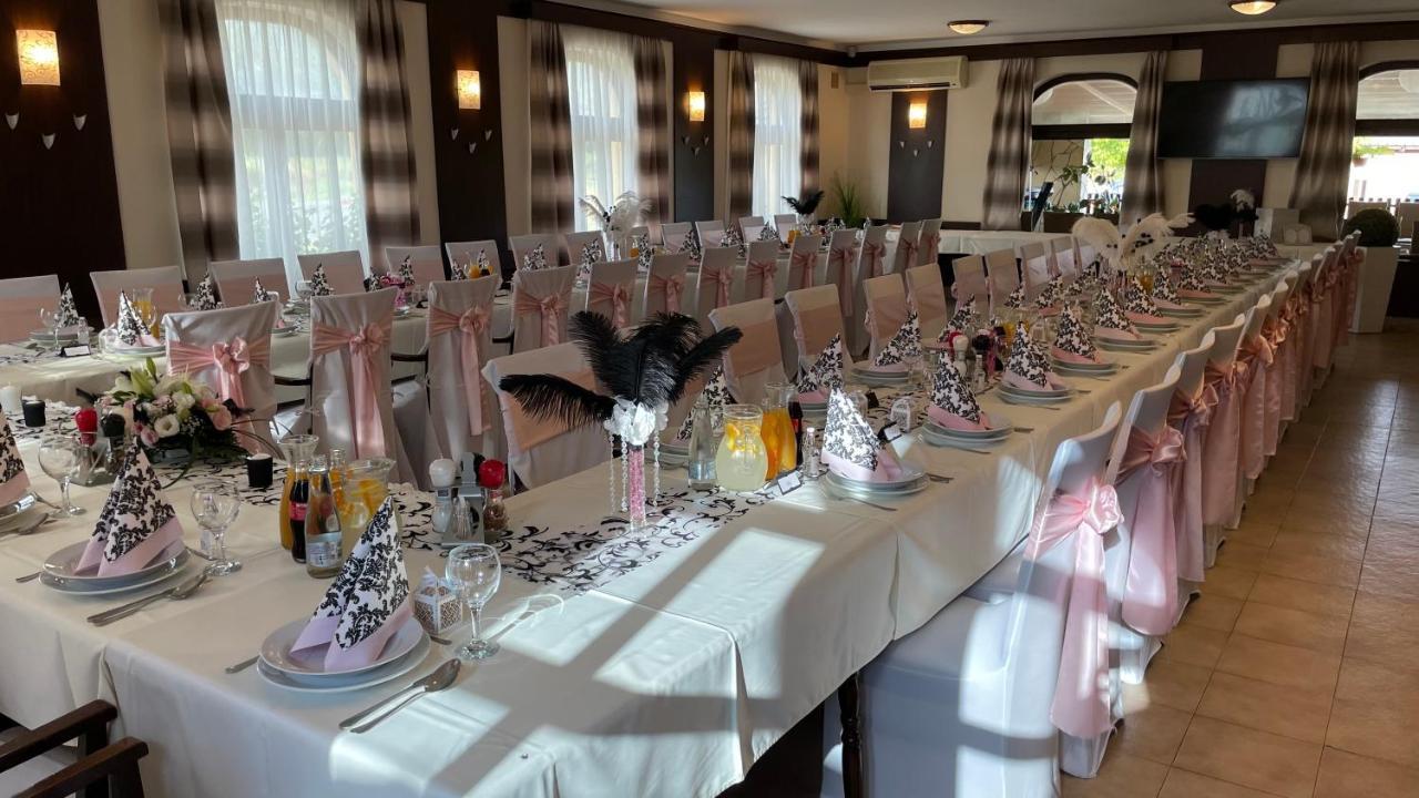 Patyi Etterem Es Hotel Bögöte المظهر الخارجي الصورة