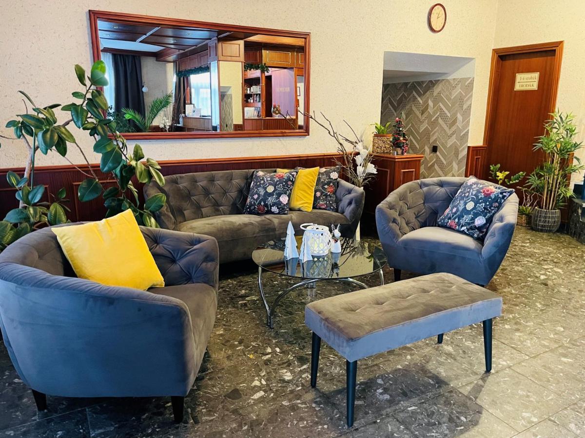 Patyi Etterem Es Hotel Bögöte المظهر الخارجي الصورة