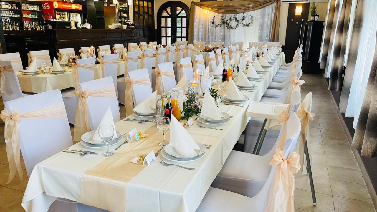 Patyi Etterem Es Hotel Bögöte المظهر الخارجي الصورة