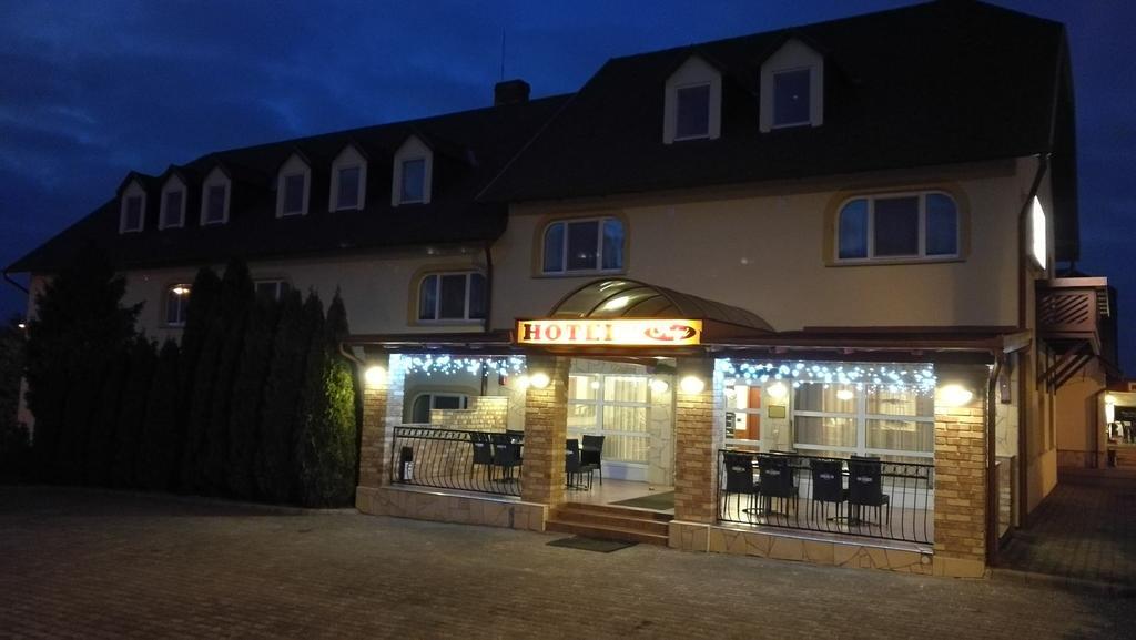 Patyi Etterem Es Hotel Bögöte المظهر الخارجي الصورة