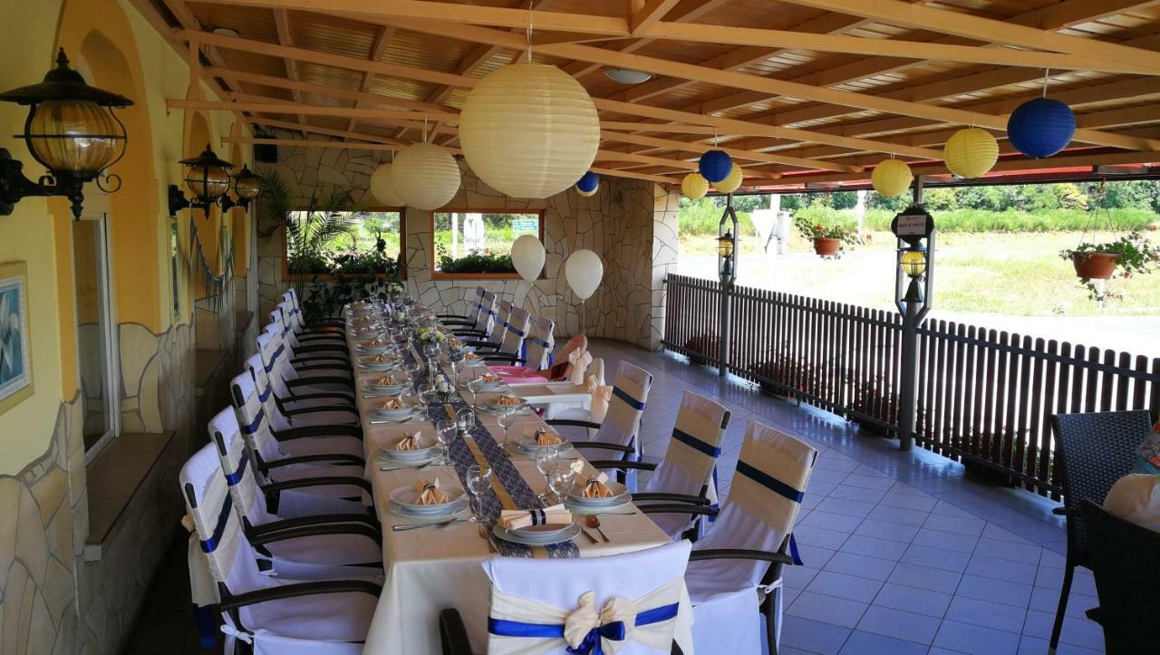 Patyi Etterem Es Hotel Bögöte المظهر الخارجي الصورة